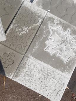 Плитка тротуарная "кленовый лист" серая 30*30*3 1м2